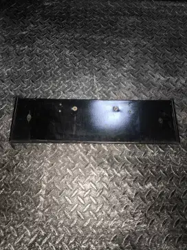 Tempat Plat Nomor Mobil Bahan Besi