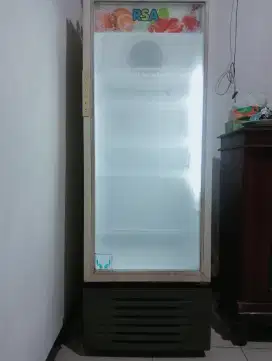 Dijual pendingin minuman kondisi msh bagus frezer dingin