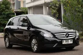 Mercedes-benz B200 W246 AT CBU Nik 2013 Low Km
