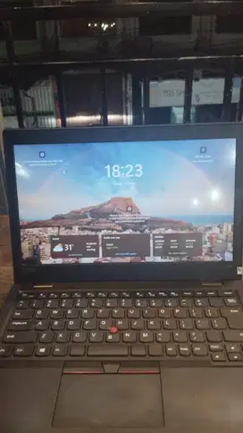 Laptop ThinkPad i5 Gen 8 | RAM 8GB | SSD 256GB | Mulus! (Nego)