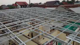 Pemasangan baja ringan dan renovasi atap rumah