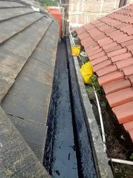 Tukang atap bocor ganti atap rumah