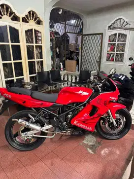 Ninja RR merah 2011 fullspek
