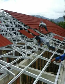 Pemasangan baja ringan dan bongkar atap lama