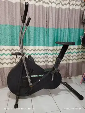 Sepeda statis total bike