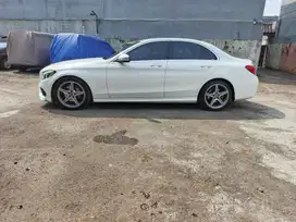 Mercedes-Benz C200 AMG W205 2017 LOW KM