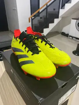 Sepatu Bola Adidas Predator League FG