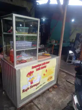 Gerobak dan etalasenya