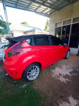 Ford fiesta matic barang rumahan