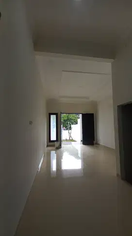Rumah Baru Lokasi Strategis Di Duren Sawit S8712