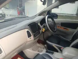 Toyota Kijang Innova 2009 Bensin
