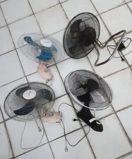 4 Kipas Angin Dinding 18 inch Bekas