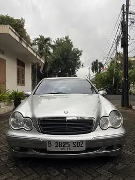 Mercedes-Benz C240 2002 Bensin