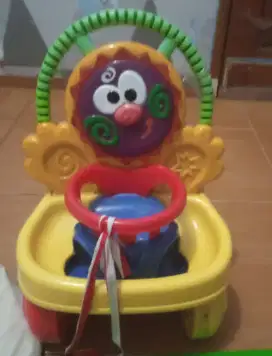 Baby bouncer fisher price preloved