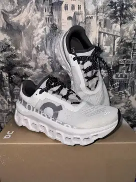 Sepatu On Cloud Monster