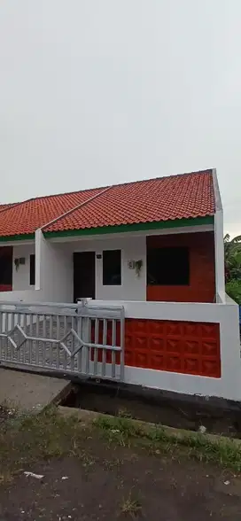 RUMAH bangunan baru Di semarang Timur selangkah ke majapahit i