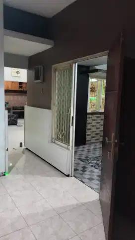 Di kontrakan perum grand masangan