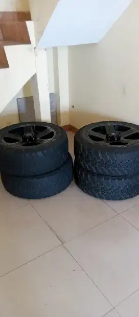 BAN + VELG 275/55 R20