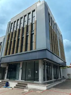 Disewakan Ruko Hook Downtown Madison Kota Wisata, Ciangsana, Kab Bogor