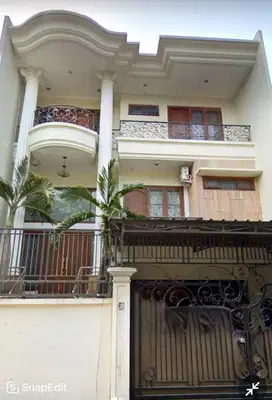 Disewakan rumah mewah di Permata Buana