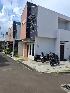 Jual rumah mewah murah di Cipayung Jakarta timur