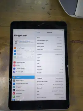 Dijual IPAD mini Apple Celluler 16GB mulus lengkap original.