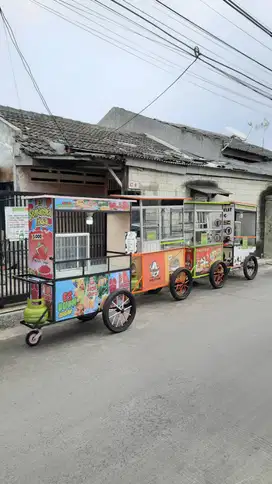 gerobak risol/tahu/cilok/telor/roti bakar/es buah/es teh/kopi-indomie