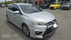 Toyota Yaris 1.5 A/t Trd S silver 2015