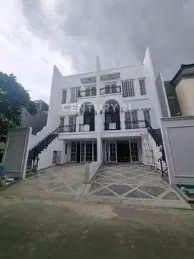Rumah Baru 3 Lantai Dlm Cluster Di Gading Residence