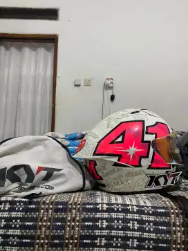 Helm kyt Nz-race aleix espargaro 2021