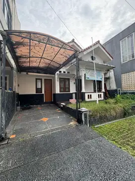 DI JUAL RUMAH MEWAH 2 LANTAI GEMA PESONA ESTAT DEPOK