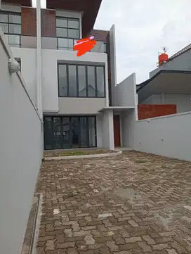 rumah baru minimalis Cilandak seberang citos Lt.180 m/Lb 170 m , 5,2M