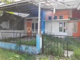 Dijual rumah butuh renovasi dengan harga murah di Harvest City