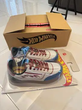 Sepatu aerostreet x hotwheels
