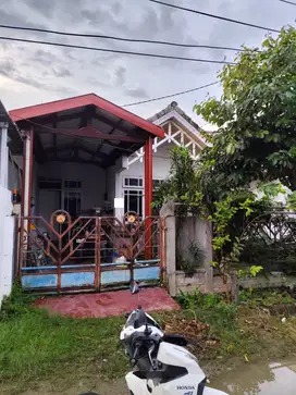 Dijual rumah bahan dengan harga murah di jalan Bunga Harapan Indah 1