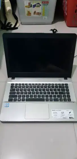 Laptop Asus Core i3 7020U 2,3 Ghz