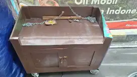 Meja lemari kayu