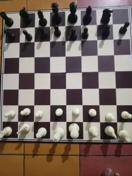 PAPAN CATUR LIPAT - GENS UNA SUMUS