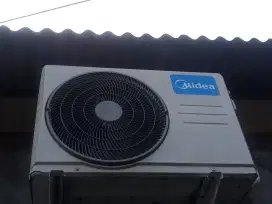 AC merek Midea 1/2 PK .
