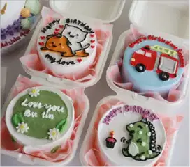 Tukang Masak Roti, Pelayan Resto dan Tukang Hias Kue Uang Tahun
