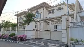 Dijual rumah mewah bintang Diponggo belakang hotel shangrila