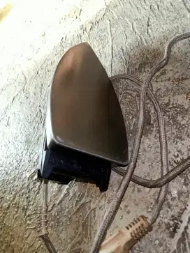 Setrika bekas seperti baru, jarang di pake anak kosan
