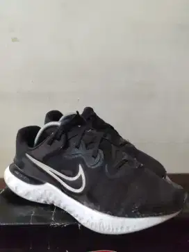 Jual sepatu running nike mulus