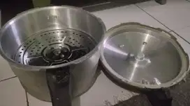 Panci presto baru belum di pakai.