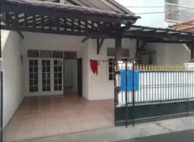 Rumah Nyaman di Pondok Bambu