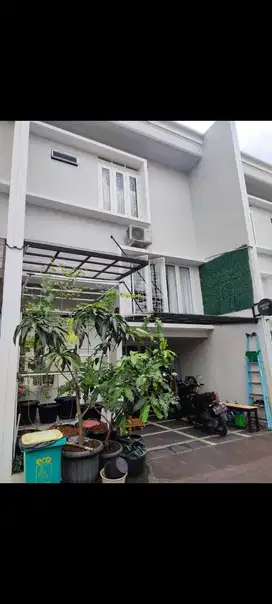 Dijual Rumah 2,5 Lantai Asri dan Lingkungan Nyaman di Jagakarsa