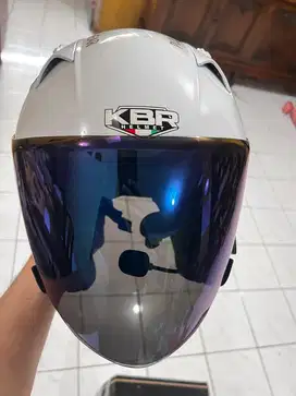 Dijual Helm merk KBR redbull pull&bear