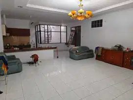 Dijual Rumah di Taman Holis Indah 1