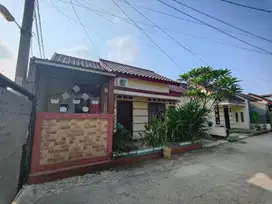 Rumah Pojok Jalan Buntu Cluster di Kalibaru Dekat GDC