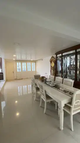 DIJUAL RMH HUK  ICON BSD VIEW LAP BASKET 3 LANTAI FULL TERAWAT LOK OKE